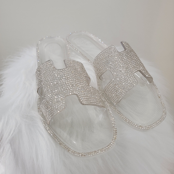 Steve Madden Clear Rhinestone Encrusted Jelly Sandals/ Slides - Picture 4 of 10